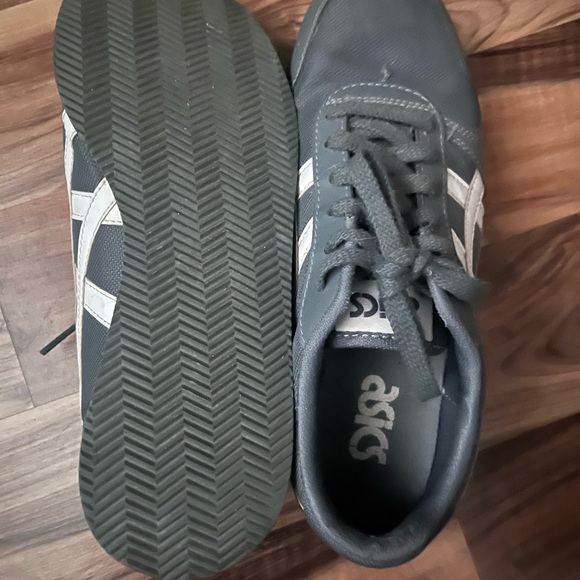 ✨ASICS Shoes✨ - Picture 3 of 3